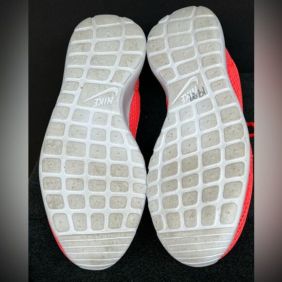 NIKE ROSHE ONE HYPERFUSE BR MEN SIZE 11.5 TOTAL CRIMSON & WHITE - Picture 8 of 10